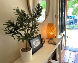 Cute Cottage On Byng - Walk to Town - Orange - 6