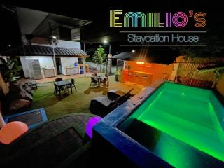 Emilio's Staycation House - - 0