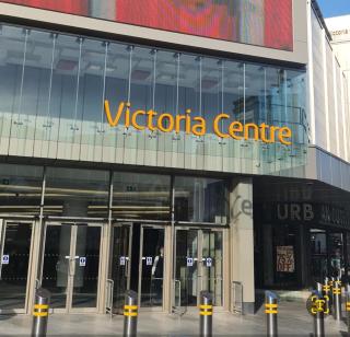 Victoria Centre Apartments in the Victoria Centre Shopping Centre - Nottingham City Centre - 24 hour access - Most Central Location, Kitchen - Sunday check-out 1pm - Opposite Hilton by Restaurants & Shops - Outdoor Parking Cars or Vans five pounds a day - Nottingham - 9