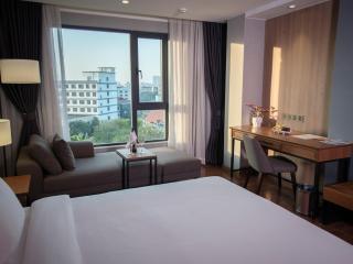 Prince Hotel - Yangon - 0