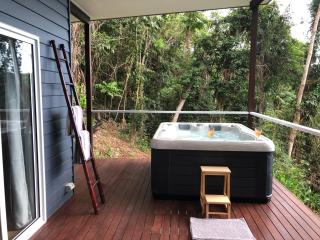 Sky: rainforest and ocean views with jacuzzi - 4