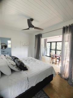 Giraffe Studio @ Kruger - 0