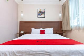 RedDoorz Premium at Hotel Ratu Residence - Paalmerah - 1