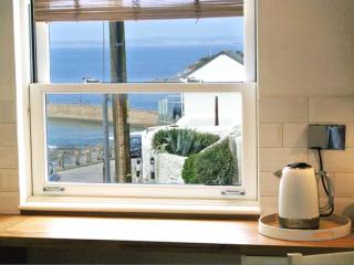 The Old Stores, Luxury beach side selfcatered holiday cottage above the beach - 3