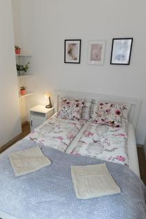 Emily's Lovely Place - Budapest - 9
