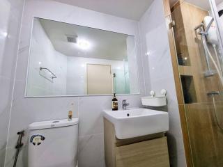 Highly Rated Sukhumvit 5Min BTS OnNut Fully Equipped - 1