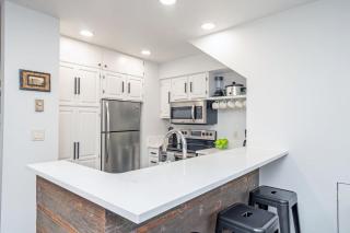 Mountain View Dream on River Trail - Hot Tub, Garage, Lift 7 Ski In Out condo - 0