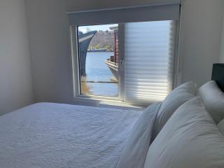 Tiny Houseboat B&B on the Amstel River - Amesterdão - 9