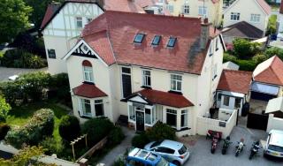 Cleave Court Guest House - Llandudno - 1