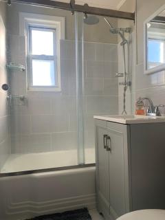 Cozy Modern Condo - East Orange - 1