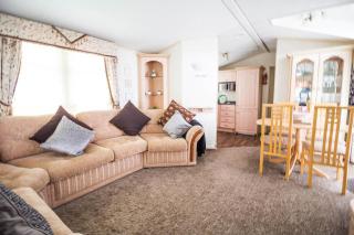 8 Berth Caravan With Wifi And Decking In Lincs Ref 78003P - Winthorpe - 7