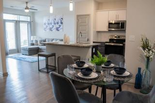 Modern and Spacious King Size Retreat - Concord - 9