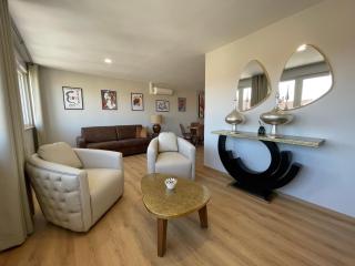 YVES SAINT LAURENT/ COCO CHANEL - 2