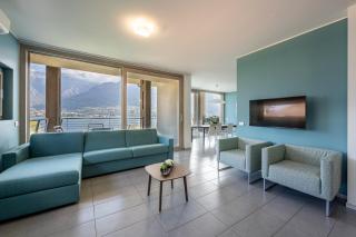 Bellagio Village - Holiday Apartments by the Lake - Seasonal Warm Pool and Sauna - 3