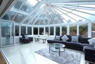 Luxury 6 bedroom house with parking - Northwood - 0