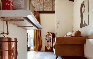 Stunning StaCaravan In Rheezerveen - Rheezerveen - 7