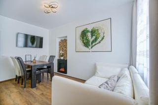 AusZeit Steiraland 8 mit überdachten Balkon und Parkplatz - 3