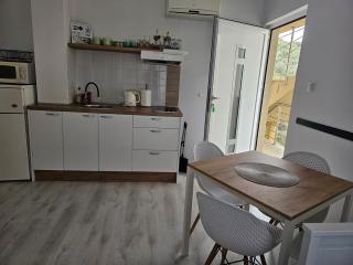 Apartmani Alma - Podgora - 0