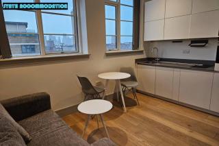 Long Stays 1Bed Studio Apart with WI-FI - 1