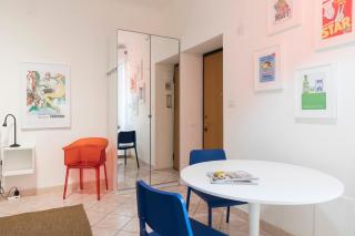 Xenia Apartments - Stylish colorful apt- Upbeat & well-connected area - Milan - 2