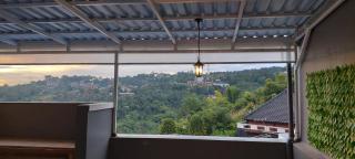 Vila Keluarga Syariah Mawar 82, Dago Resort 4BR dengan Privat Pool BBQ dan Rooftop - 6