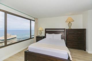 Discovery Bay 4012 - 2