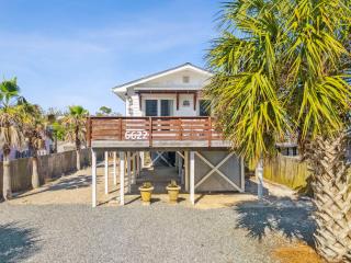 Two Bedroom Beach House with Private Parking, Outdoor shower and MORE - Panama City Beach - 0