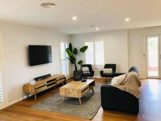 Riverside Urban Apartment - 9