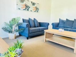 Sophisticated City Retreat with All the Comforts - 0