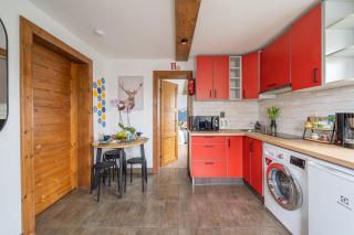 Family Garden Apartments with Free Private Parking & Playground - Riga - 8