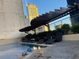 Poolside Family Room Greenbelt Makati - Manila - 8