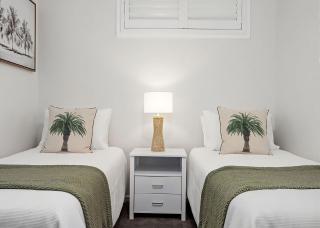 Ernora Court - 8