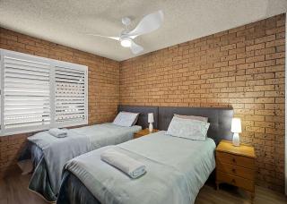 Driftwood Court 1 - 6