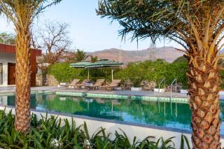Natures Odyssey by StayVista - Amidst lush greenery with Outdoor pool and Indoor activities - Chinchavli - 8