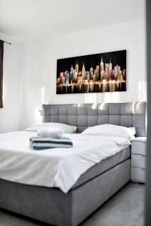 CROWONDER Villa Sunrise with Swimming Pool and Seaview - 6