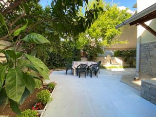 Strati's place - 4