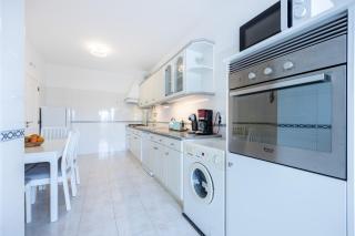 Stylish Seashore Apartment - Lagos - 4