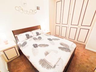 EEE Homes Dudley, a retro expression - 3