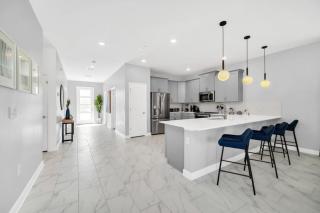 9 Bed Home With Theme Bedrooms Game Room,Pool Spa villa - Davenport - 6