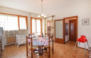 1 Bedroom Cozy Apartment In Follonica - 7