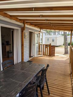 Bungalow chaleureux à Saint-Julien-en-Born avec piscine partagée - 9