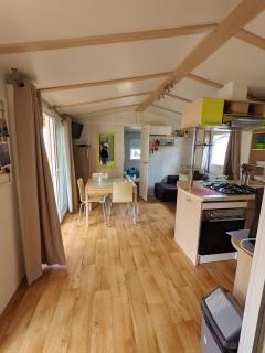 Bungalow chaleureux à Saint-Julien-en-Born avec piscine partagée - 7