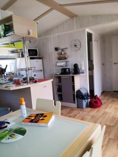 Bungalow chaleureux à Saint-Julien-en-Born avec piscine partagée - 2