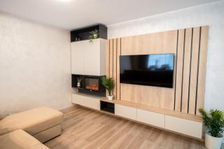 Mountain Retreat-Modern 1BR w/ Fireplace & Parking - Braşov - 3