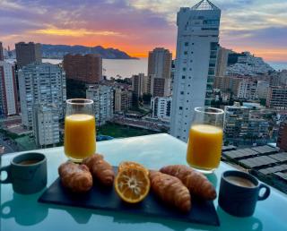 Traveler's Beach Apartment with sea view, free coffee & parking - Benidorm - 9