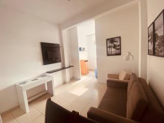 Studio completo ENTRADA pela PRAIA DE COPACABANA, com ar, wifi, netflix, até 4 pessoas, pauloangerami AA3806 - Copacabana - 1