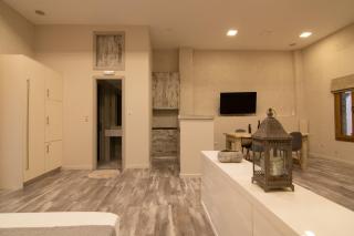 The Mountain House By Plakalona Villas & Apartments - 8