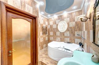 СВІТЛО! VIP Apartment in the Druzhby Narodiv metro station - Kyiv - 1