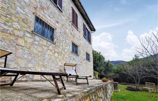 Cozy Apartment In Loc Fontanelle - Campello sul Clitunno - 4