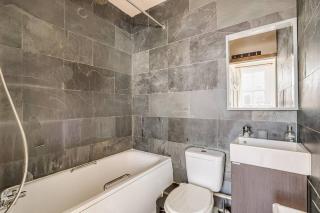 STUDIO FOR CITY EXPLORERS - 3 Min Walk to Station - London - 6